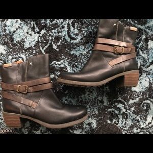 Black and brown Pikolinos ankle boots
